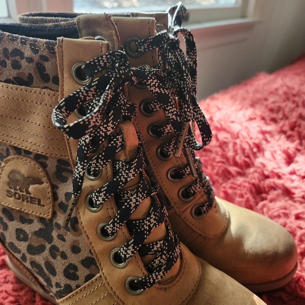 SOREL Women's Lexie Brown Leather Platform Wedge Leopard Print Booties Size 7 - Picture 3 of 16